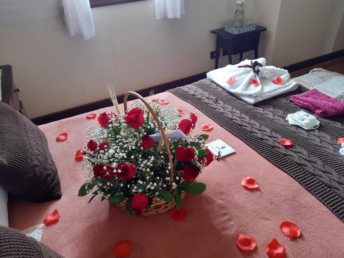 Pousada Toca Dos Tucanos Campos do Jordao Ngoại thất bức ảnh